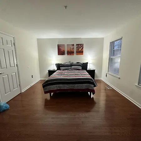 Comfortable, Convenient Room Near Dc